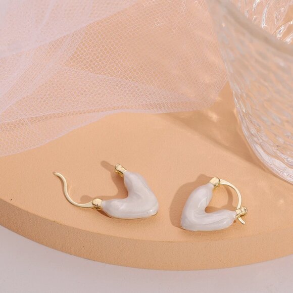 Gold and Beige Color Elegant Charms Beige Enamel Heart Stud Earring - Picture 5 of 9